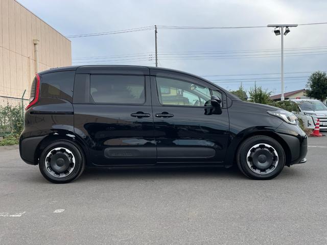 シエンタ Ｚ　純正１０型コネクトナビ　　フルセグＴＶ　アラウンドビューモニター　レーダークルーズコントロール　衝突軽減ブレーキ　ブラインドスポットモニター　両側パワースライドドア　前席シートヒーター　ＥＴＣ２．０（19枚目）