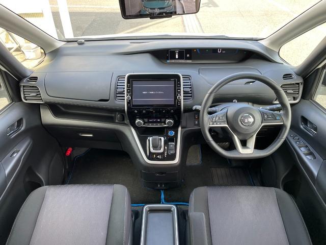 セレナ ｅ－パワー　ハイウェイスターＶ　純正９インチナビ　ＴＶ　アラウンドビュー　インテリジェントルームミラー　前席シートヒーター　ＥＴＣ　ドライブレコーダー　ステアリングヒーター　衝突被害軽減ブレーキ　プロパイロット　コーナーセンサー（3枚目）