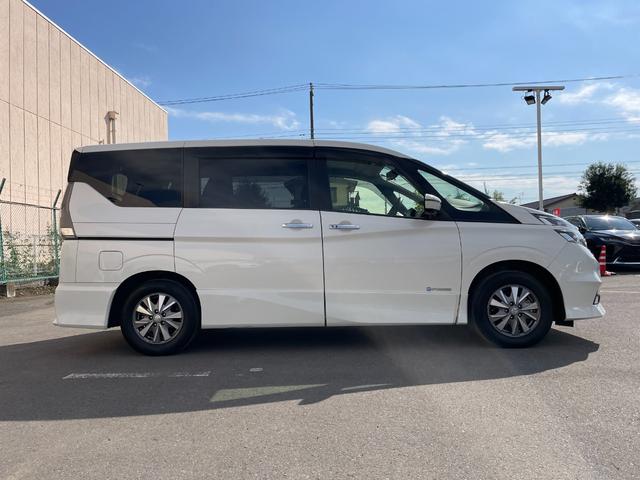 セレナ ｅ－パワー　ハイウェイスターＶ　純正９インチナビ　ＴＶ　アラウンドビュー　インテリジェントルームミラー　前席シートヒーター　ＥＴＣ　ドライブレコーダー　ステアリングヒーター　衝突被害軽減ブレーキ　プロパイロット　コーナーセンサー（20枚目）