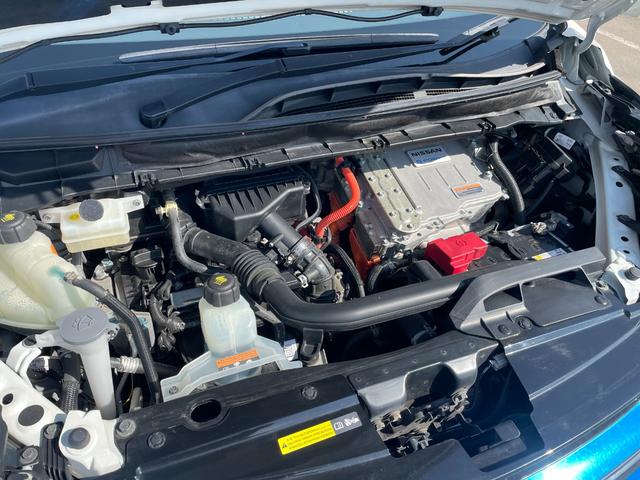 セレナ ｅ－パワー　ハイウェイスターＶ　純正９インチナビ　ＴＶ　アラウンドビュー　インテリジェントルームミラー　前席シートヒーター　ＥＴＣ　ドライブレコーダー　ステアリングヒーター　衝突被害軽減ブレーキ　プロパイロット　コーナーセンサー（80枚目）