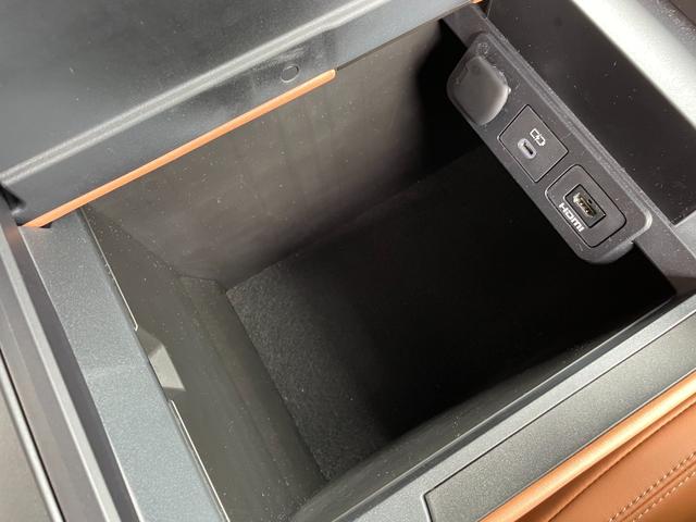 ヴェルファイアハイブリッド Ｚ　プレミア　１オナ　１４型ＤＡナビ　サンセットブラウンレザーデジタルインナー　トヨタセーフティセンス　トヨタチームメイト　ブラインドスポットモニタ　パーキンクサポートブレーキ（42枚目）