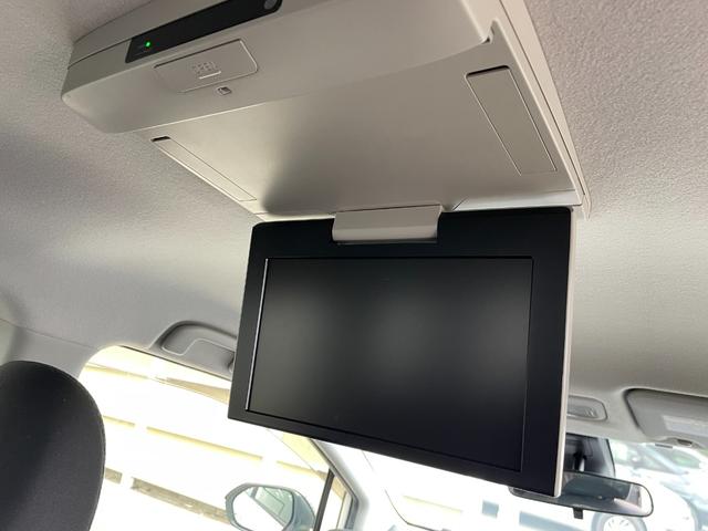 シエンタ ハイブリッドG 純正エアロ 純正SDナビフルセグ 後席フリップD セーフティセンスC レーンディパーチャーアラート プリクラッシュセーフティ オートマチックハイビーム 先行車発進お知らせ 両側電動パワースライドドア(5枚目)