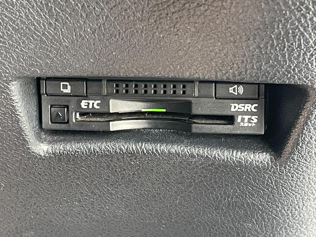 シエンタ ハイブリッドG 純正エアロ 純正SDナビフルセグ 後席フリップD セーフティセンスC レーンディパーチャーアラート プリクラッシュセーフティ オートマチックハイビーム 先行車発進お知らせ 両側電動パワースライドドア(11枚目)