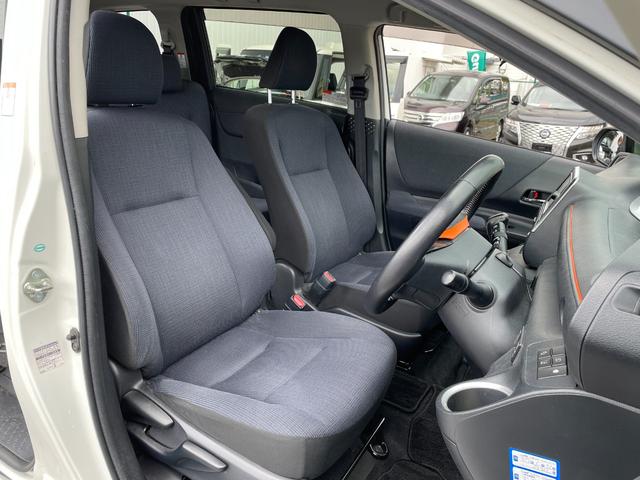 シエンタ ハイブリッドG 純正エアロ 純正SDナビフルセグ 後席フリップD セーフティセンスC レーンディパーチャーアラート プリクラッシュセーフティ オートマチックハイビーム 先行車発進お知らせ 両側電動パワースライドドア(14枚目)