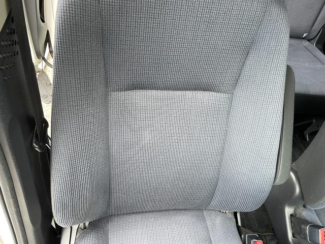 シエンタ ハイブリッドG 純正エアロ 純正SDナビフルセグ 後席フリップD セーフティセンスC レーンディパーチャーアラート プリクラッシュセーフティ オートマチックハイビーム 先行車発進お知らせ 両側電動パワースライドドア(44枚目)