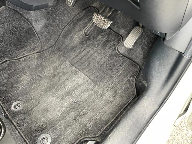 シエンタ ハイブリッドG 純正エアロ 純正SDナビフルセグ 後席フリップD セーフティセンスC レーンディパーチャーアラート プリクラッシュセーフティ オートマチックハイビーム 先行車発進お知らせ 両側電動パワースライドドア(46枚目)