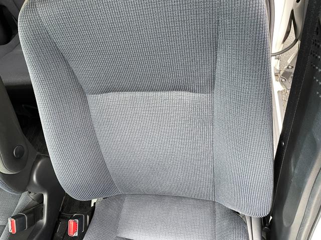 シエンタ ハイブリッドG 純正エアロ 純正SDナビフルセグ 後席フリップD セーフティセンスC レーンディパーチャーアラート プリクラッシュセーフティ オートマチックハイビーム 先行車発進お知らせ 両側電動パワースライドドア(49枚目)