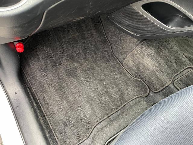 シエンタ ハイブリッドG 純正エアロ 純正SDナビフルセグ 後席フリップD セーフティセンスC レーンディパーチャーアラート プリクラッシュセーフティ オートマチックハイビーム 先行車発進お知らせ 両側電動パワースライドドア(51枚目)