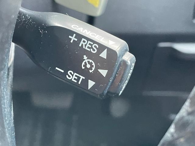 エスティマハイブリッド アエラス レザーパッケージ 純正ナヒ 電動格納シート 電動シート シートヒーター 電動リアゲート 両側電動スライドドア ETC 全周囲カメラ 三列シート クルーズコントロールシステム 純正フロアマット 純正サイドバイザー(6枚目)