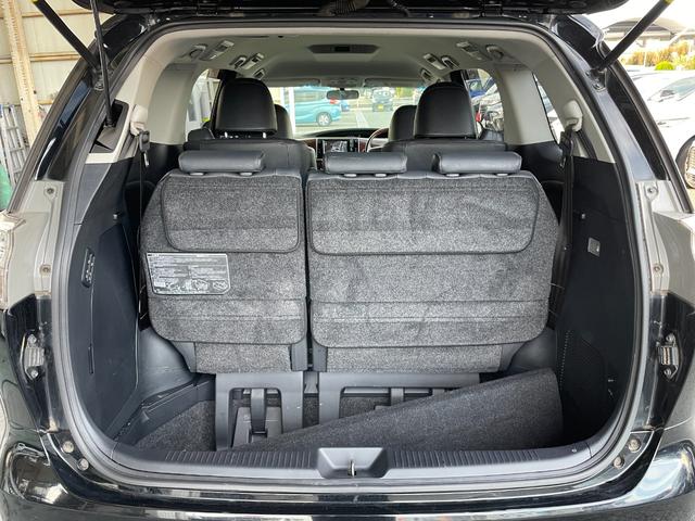 エスティマハイブリッド アエラス レザーパッケージ 純正ナヒ 電動格納シート 電動シート シートヒーター 電動リアゲート 両側電動スライドドア ETC 全周囲カメラ 三列シート クルーズコントロールシステム 純正フロアマット 純正サイドバイザー(17枚目)