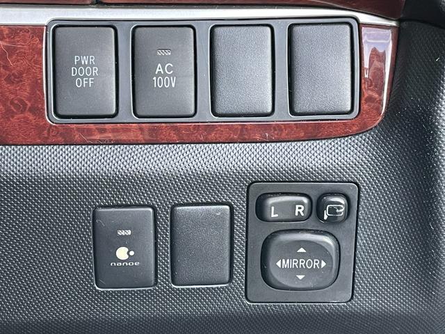 エスティマハイブリッド アエラス レザーパッケージ 純正ナヒ 電動格納シート 電動シート シートヒーター 電動リアゲート 両側電動スライドドア ETC 全周囲カメラ 三列シート クルーズコントロールシステム 純正フロアマット 純正サイドバイザー(32枚目)