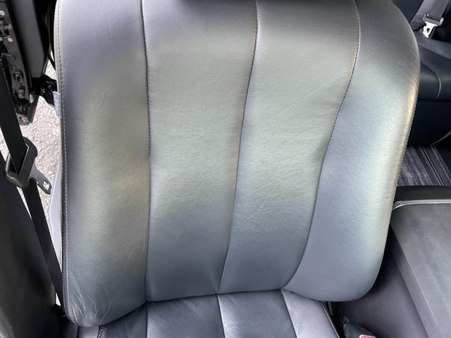 エスティマハイブリッド アエラス レザーパッケージ 純正ナヒ 電動格納シート 電動シート シートヒーター 電動リアゲート 両側電動スライドドア ETC 全周囲カメラ 三列シート クルーズコントロールシステム 純正フロアマット 純正サイドバイザー(45枚目)