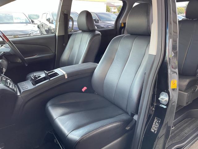 エスティマハイブリッド アエラス レザーパッケージ 純正ナヒ 電動格納シート 電動シート シートヒーター 電動リアゲート 両側電動スライドドア ETC 全周囲カメラ 三列シート クルーズコントロールシステム 純正フロアマット 純正サイドバイザー(48枚目)