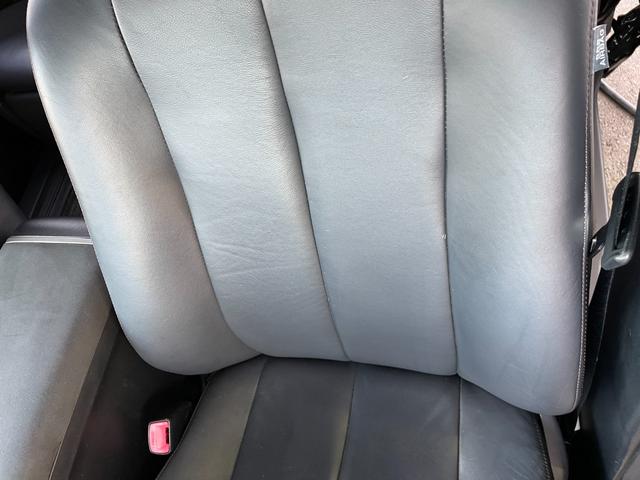 エスティマハイブリッド アエラス レザーパッケージ 純正ナヒ 電動格納シート 電動シート シートヒーター 電動リアゲート 両側電動スライドドア ETC 全周囲カメラ 三列シート クルーズコントロールシステム 純正フロアマット 純正サイドバイザー(50枚目)