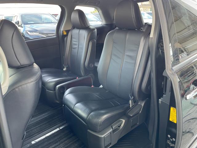 エスティマハイブリッド アエラス レザーパッケージ 純正ナヒ 電動格納シート 電動シート シートヒーター 電動リアゲート 両側電動スライドドア ETC 全周囲カメラ 三列シート クルーズコントロールシステム 純正フロアマット 純正サイドバイザー(54枚目)