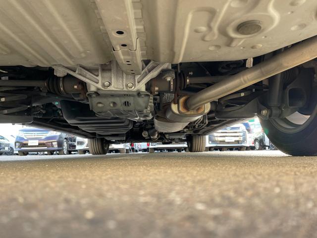 エスティマハイブリッド アエラス レザーパッケージ 純正ナヒ 電動格納シート 電動シート シートヒーター 電動リアゲート 両側電動スライドドア ETC 全周囲カメラ 三列シート クルーズコントロールシステム 純正フロアマット 純正サイドバイザー(79枚目)