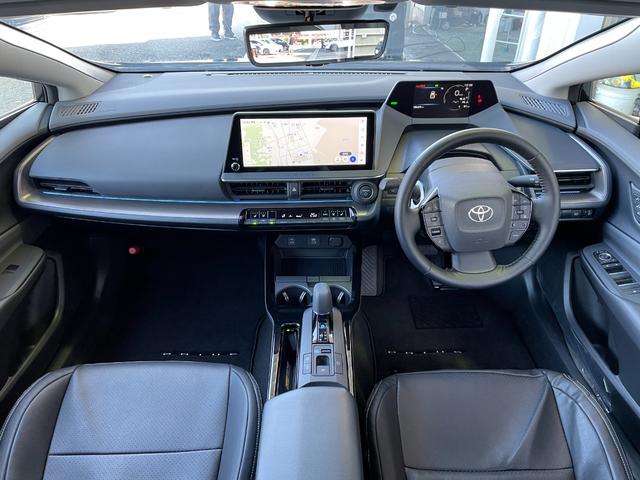 プリウス Ｚ　純正ナビ　フルセグ　Ｂｌｕｅｔｏｏｔｈ　全周囲カメラ　ＵＳＢ　デジタルインナーカメラ　電動リアゲート　シートヒーター　シートベンチレーション　追従型クルコン　シートメモリー　ステアリングヒーター（3枚目）