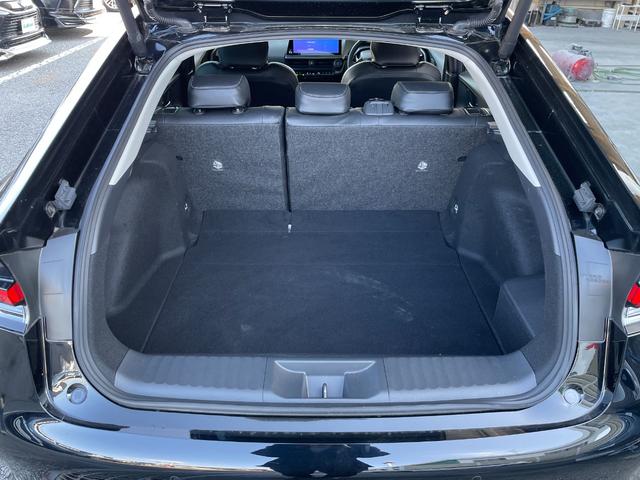 プリウス Ｚ　純正ナビ　フルセグ　Ｂｌｕｅｔｏｏｔｈ　全周囲カメラ　ＵＳＢ　デジタルインナーカメラ　電動リアゲート　シートヒーター　シートベンチレーション　追従型クルコン　シートメモリー　ステアリングヒーター（16枚目）