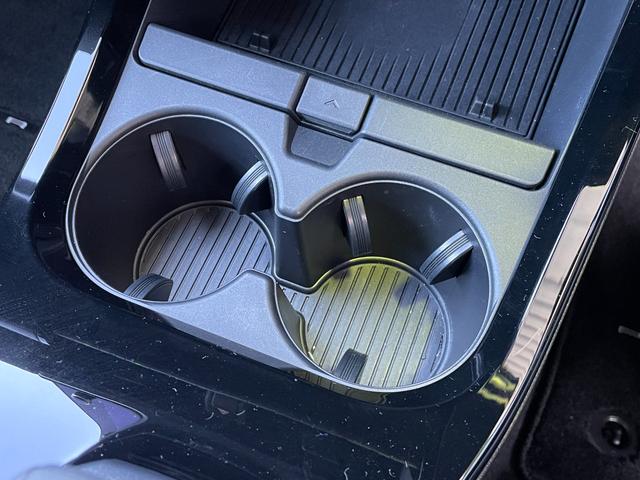 プリウス Ｚ　純正ナビ　フルセグ　Ｂｌｕｅｔｏｏｔｈ　全周囲カメラ　ＵＳＢ　デジタルインナーカメラ　電動リアゲート　シートヒーター　シートベンチレーション　追従型クルコン　シートメモリー　ステアリングヒーター（39枚目）