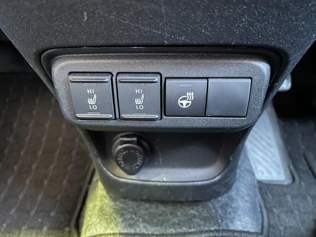 シエンタ ハイブリッドＺ　純正ナビ　全周囲カメラ　フルセグＴＶ　Ｂｌｕｅｔｏｏｔｈ／ＣＤ／ＤＶＤ　ＥＴＣ　両側電動スライドドア　ブラインドスポットモニター　前席シートヒーター　ステアリングヒーター　レーダークルーズコントロール（33枚目）