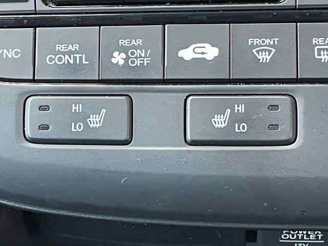 ステップワゴンスパーダ ｅ：ＨＥＶスパーダ　Ｇ・ＥＸ　ホンダセンシング　純正１０型ナビ　純正後席１１型モニター　マルチビューカメラ　ＥＴＣ２．０　両側電動スライドドア　フルセグＴＶ　Ｂｌｕｅｔｏｏｔｈ　前後ドライブレコーダー　ホンダセンシング　純正フロアマット（10枚目）