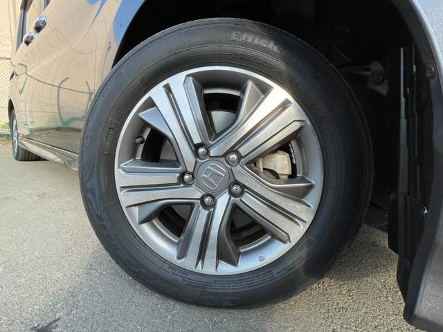 ステップワゴンスパーダ ｅ：ＨＥＶスパーダ　Ｇ・ＥＸ　ホンダセンシング　純正１０型ナビ　純正後席１１型モニター　マルチビューカメラ　ＥＴＣ２．０　両側電動スライドドア　フルセグＴＶ　Ｂｌｕｅｔｏｏｔｈ　前後ドライブレコーダー　ホンダセンシング　純正フロアマット（18枚目）