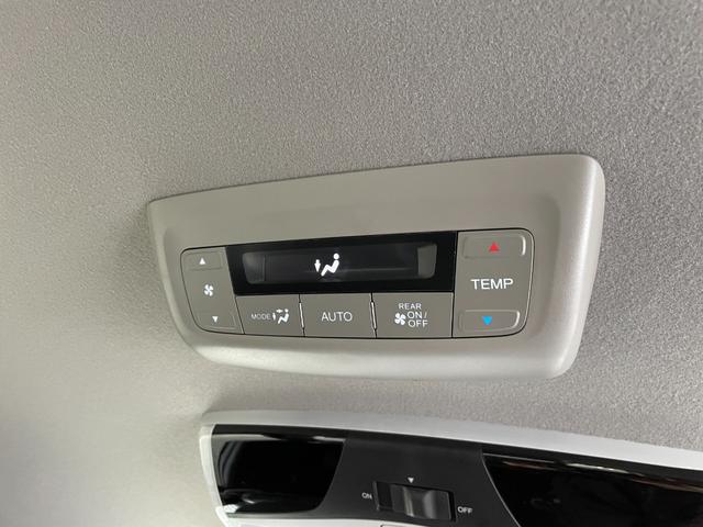 ステップワゴンスパーダ ｅ：ＨＥＶスパーダ　Ｇ・ＥＸ　ホンダセンシング　純正１０型ナビ　純正後席１１型モニター　マルチビューカメラ　ＥＴＣ２．０　両側電動スライドドア　フルセグＴＶ　Ｂｌｕｅｔｏｏｔｈ　前後ドライブレコーダー　ホンダセンシング　純正フロアマット（23枚目）