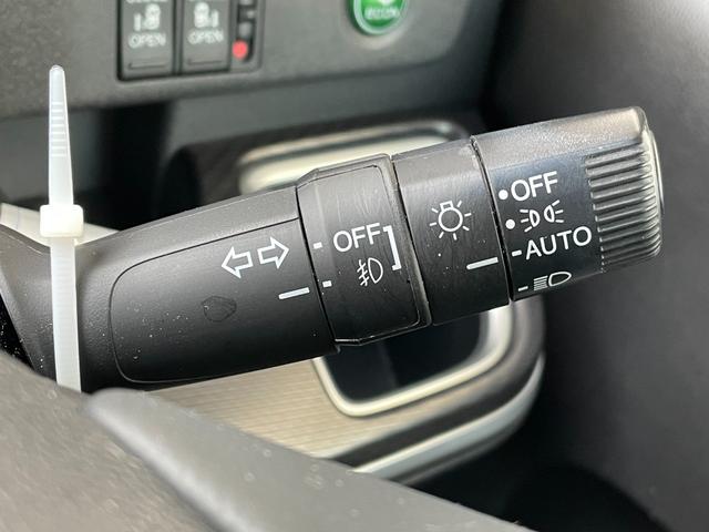 ステップワゴンスパーダ ｅ：ＨＥＶスパーダ　Ｇ・ＥＸ　ホンダセンシング　純正１０型ナビ　純正後席１１型モニター　マルチビューカメラ　ＥＴＣ２．０　両側電動スライドドア　フルセグＴＶ　Ｂｌｕｅｔｏｏｔｈ　前後ドライブレコーダー　ホンダセンシング　純正フロアマット（33枚目）