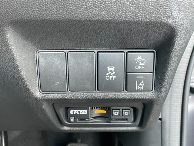 ステップワゴンスパーダ ｅ：ＨＥＶスパーダ　Ｇ・ＥＸ　ホンダセンシング　純正１０型ナビ　純正後席１１型モニター　マルチビューカメラ　ＥＴＣ２．０　両側電動スライドドア　フルセグＴＶ　Ｂｌｕｅｔｏｏｔｈ　前後ドライブレコーダー　ホンダセンシング　純正フロアマット（35枚目）