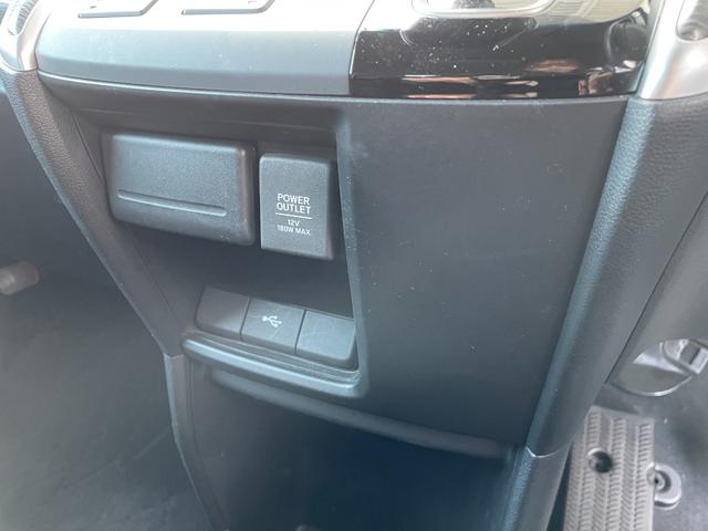 ステップワゴンスパーダ ｅ：ＨＥＶスパーダ　Ｇ・ＥＸ　ホンダセンシング　純正１０型ナビ　純正後席１１型モニター　マルチビューカメラ　ＥＴＣ２．０　両側電動スライドドア　フルセグＴＶ　Ｂｌｕｅｔｏｏｔｈ　前後ドライブレコーダー　ホンダセンシング　純正フロアマット（42枚目）