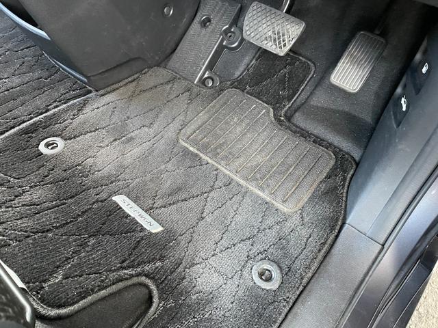 ステップワゴンスパーダ ｅ：ＨＥＶスパーダ　Ｇ・ＥＸ　ホンダセンシング　純正１０型ナビ　純正後席１１型モニター　マルチビューカメラ　ＥＴＣ２．０　両側電動スライドドア　フルセグＴＶ　Ｂｌｕｅｔｏｏｔｈ　前後ドライブレコーダー　ホンダセンシング　純正フロアマット（49枚目）
