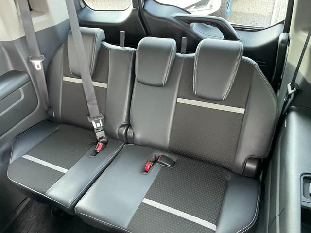 ステップワゴンスパーダ ｅ：ＨＥＶスパーダ　Ｇ・ＥＸ　ホンダセンシング　純正１０型ナビ　純正後席１１型モニター　マルチビューカメラ　ＥＴＣ２．０　両側電動スライドドア　フルセグＴＶ　Ｂｌｕｅｔｏｏｔｈ　前後ドライブレコーダー　ホンダセンシング　純正フロアマット（61枚目）