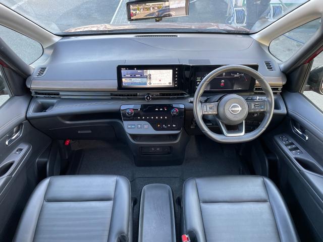 セレナ e-パワー ハイウェイスターV 90周年記念車 2トーン 純正12.3型ナビ 全周囲カメラー デジタルインナーミラー 専用合皮シート ワイヤレス充電 プロパイロット シート・ハンドルヒーター 両側電動ドア ドラレコ ETC2.0 LED 禁煙(3枚目)