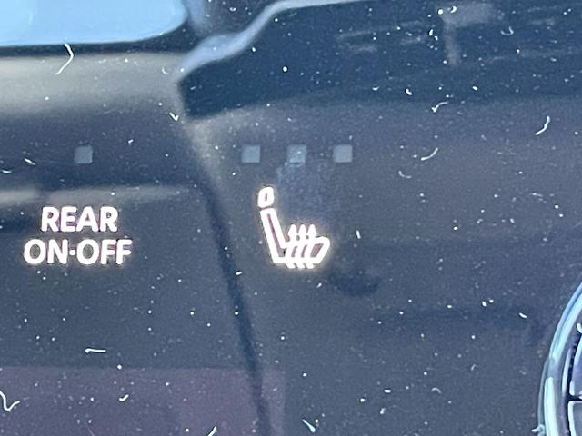 セレナ e-パワー ハイウェイスターV 90周年記念車 2トーン 純正12.3型ナビ 全周囲カメラー デジタルインナーミラー 専用合皮シート ワイヤレス充電 プロパイロット シート・ハンドルヒーター 両側電動ドア ドラレコ ETC2.0 LED 禁煙(10枚目)