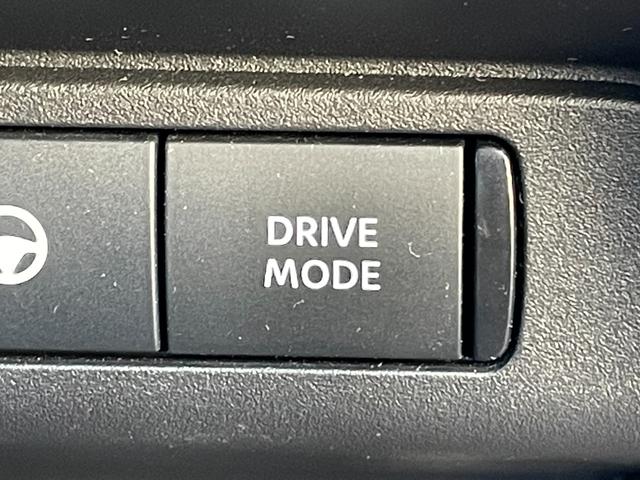 セレナ e-パワー ハイウェイスターV 90周年記念車 2トーン 純正12.3型ナビ 全周囲カメラー デジタルインナーミラー 専用合皮シート ワイヤレス充電 プロパイロット シート・ハンドルヒーター 両側電動ドア ドラレコ ETC2.0 LED 禁煙(36枚目)