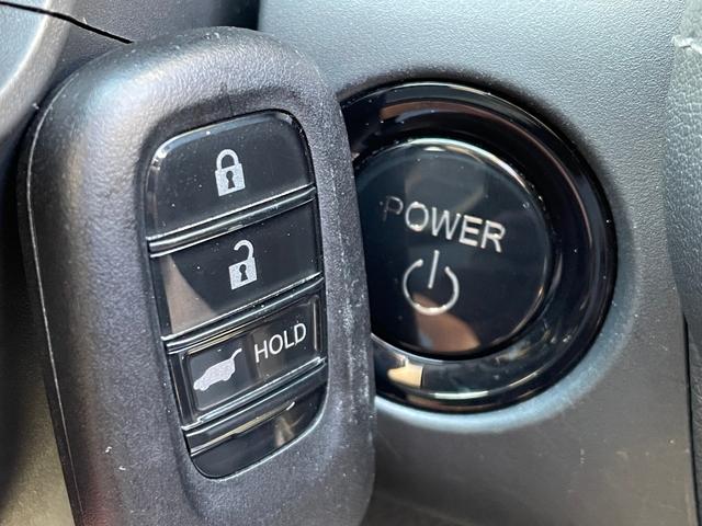 ZR-V 純正9インチナビ Bluetooth フルセグTV CD DVD FM AM 4WD バックカメラ 無限マフラー ラバーマット 純正ホイール ダウンヒルアシストコントロールシステム パドルシフト(40枚目)