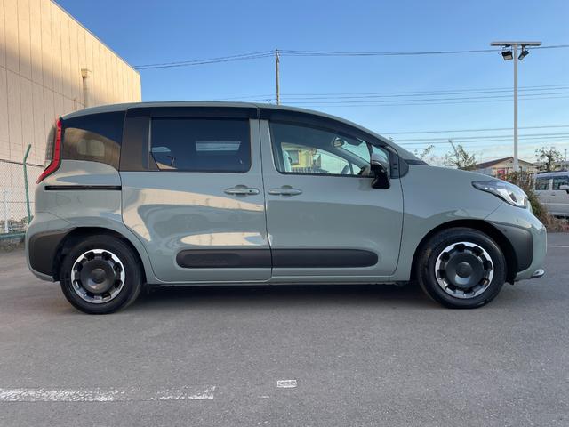 シエンタ ハイブリッドZ 純正ナヒ Bluetooth TV USB 全周囲カメラ 両側電動スライドドア アドバンストパーク 前後ドライブレコーダー ETC2.0 サイドバイザー 純正フロアマット 衝突被害軽減システム(19枚目)