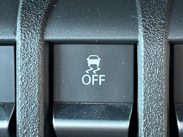 ジムニー ＸＣ　スズキセーフティサポート　デュアルセンサーブレーキサポート　誤発進抑制機能　車線逸脱警報機能　ふらつき警報　先行車発進お知らせ機能　標識認識機能　ハイビームアシスト　リヤパーキングセンサー　ＬＥＤ（11枚目）