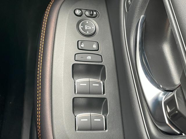 �y���z�K���o�[����X�́u�g�C�U��X�E�x�r�[�U��X����v�̂����ׂ�B�u�W���C�t���z���_����X����v�̓��H�����񂾖ڂ̑O�ł��I�݂Ȃ��܂̂��ԑI�т̂���`���������Ă��������I