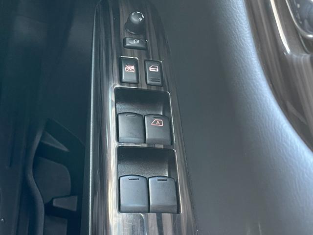 �y���z�K���o�[����X�́u�g�C�U��X�E�x�r�[�U��X����v�̂����ׂ�B�u�W���C�t���z���_����X����v�̓��H�����񂾖ڂ̑O�ł��I�݂Ȃ��܂̂��ԑI�т̂���`���������Ă��������I