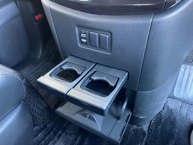 �y���z�K���o�[����X�́u�g�C�U��X�E�x�r�[�U��X����v�̂����ׂ�B�u�W���C�t���z���_����X����v�̓��H�����񂾖ڂ̑O�ł��I�݂Ȃ��܂̂��ԑI�т̂���`���������Ă��������I