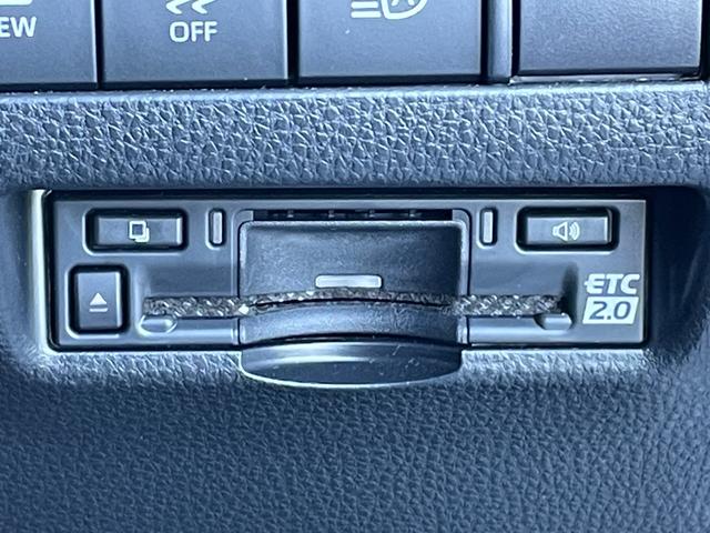 ハリアーハイブリッド Ｚ　レザーパッケージ　調光パノラマルーフ　モデリスタエアロ　純正ナビ　パノラミックビューモニター　アダプティブクルーズコントロール　ＪＢＬプレミアムサウンド　黒革シート　デジタルインナーミラー　ドラレコ　ＥＴＣ　ＨＵＤ（12枚目）