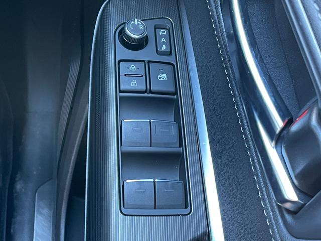 ハリアーハイブリッド Ｚ　レザーパッケージ　調光パノラマルーフ　モデリスタエアロ　純正ナビ　パノラミックビューモニター　アダプティブクルーズコントロール　ＪＢＬプレミアムサウンド　黒革シート　デジタルインナーミラー　ドラレコ　ＥＴＣ　ＨＵＤ（33枚目）