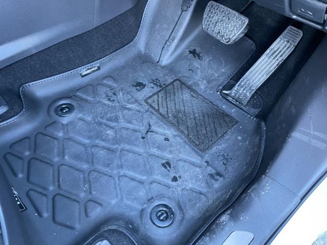 ハリアーハイブリッド Ｚ　レザーパッケージ　調光パノラマルーフ　モデリスタエアロ　純正ナビ　パノラミックビューモニター　アダプティブクルーズコントロール　ＪＢＬプレミアムサウンド　黒革シート　デジタルインナーミラー　ドラレコ　ＥＴＣ　ＨＵＤ（52枚目）