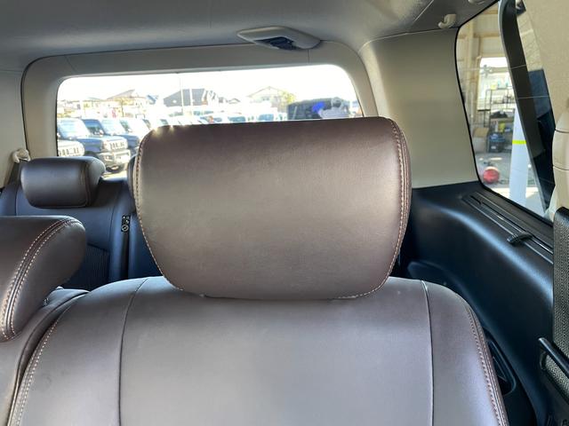 �y���z�K���o�[����X�́u�g�C�U��X�E�x�r�[�U��X����v�̂����ׂ�B�u�W���C�t���z���_����X����v�̓��H�����񂾖ڂ̑O�ł��I�݂Ȃ��܂̂��ԑI�т̂���`���������Ă��������I