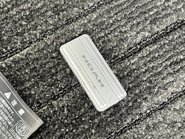 ノア S-Z 純正ナビ Bluetooth フルセグTV FM AM バックカメラ シートヒーター 電動リアゲート オットマン ETC2.0 純正フロアマット 純正アルミホイール 衝突被害軽減システム 純正LED(47枚目)