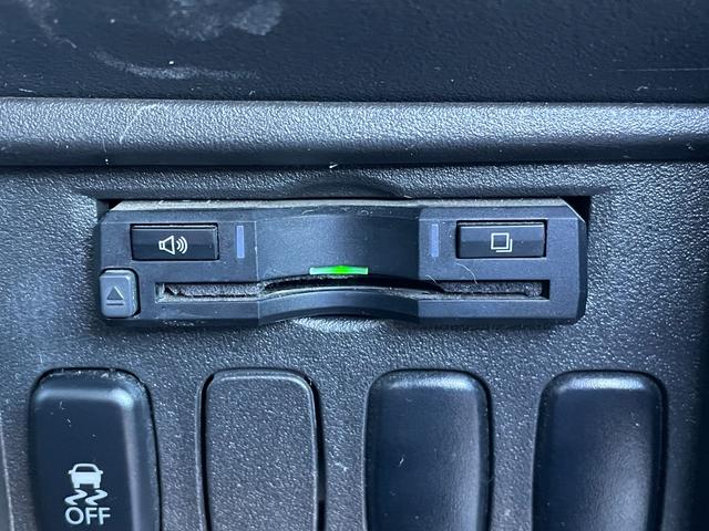 デリカＤ：５ Ｄ　パワーパッケージ　純正９インチナビ　フリップダウンモニター　両側パワースライドドア　前席シートヒーター　バックカメラ　クルーズコントロール　マッドガード　パドルシフト　純正１８インチＡＷ（9枚目）