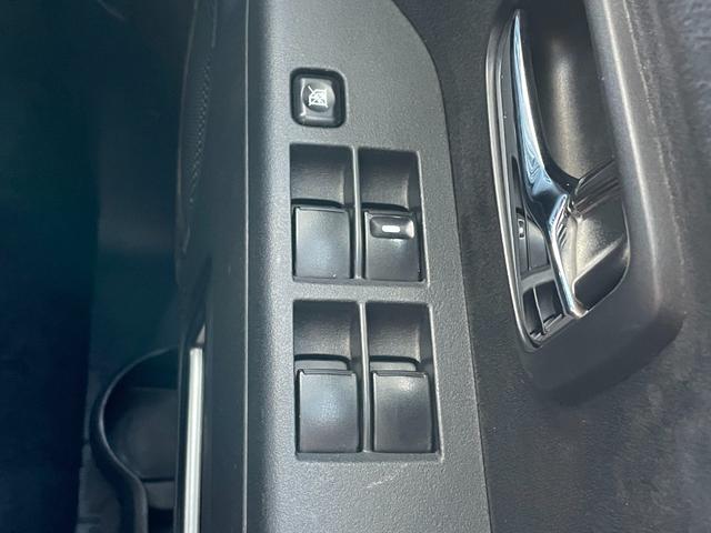 デリカＤ：５ Ｄ　パワーパッケージ　純正９インチナビ　フリップダウンモニター　両側パワースライドドア　前席シートヒーター　バックカメラ　クルーズコントロール　マッドガード　パドルシフト　純正１８インチＡＷ（30枚目）