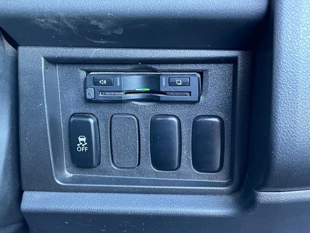 デリカＤ：５ Ｄ　パワーパッケージ　純正９インチナビ　フリップダウンモニター　両側パワースライドドア　前席シートヒーター　バックカメラ　クルーズコントロール　マッドガード　パドルシフト　純正１８インチＡＷ（31枚目）