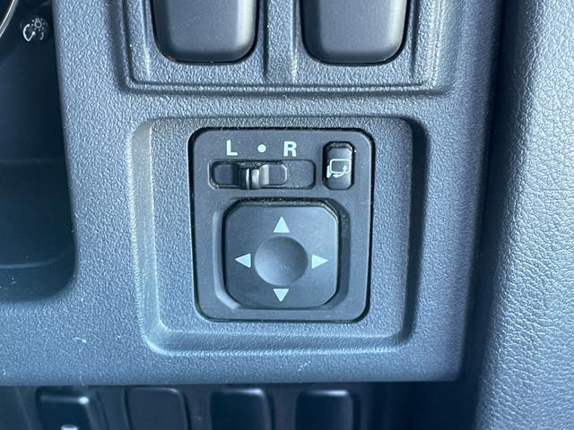 デリカＤ：５ Ｄ　パワーパッケージ　純正９インチナビ　フリップダウンモニター　両側パワースライドドア　前席シートヒーター　バックカメラ　クルーズコントロール　マッドガード　パドルシフト　純正１８インチＡＷ（32枚目）